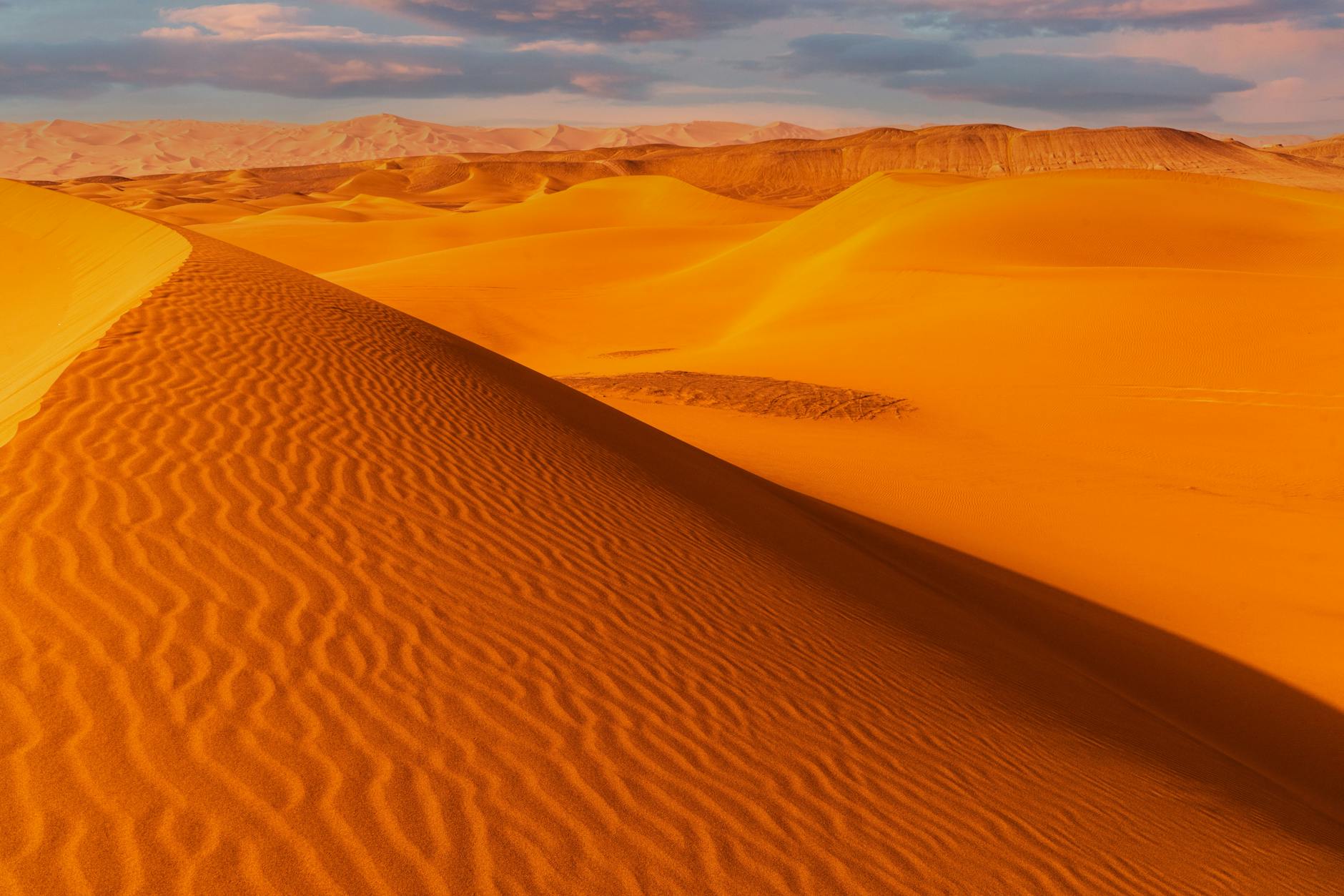 Cairo weather Sahara desert sand dunes khamsin sandstorm spring season