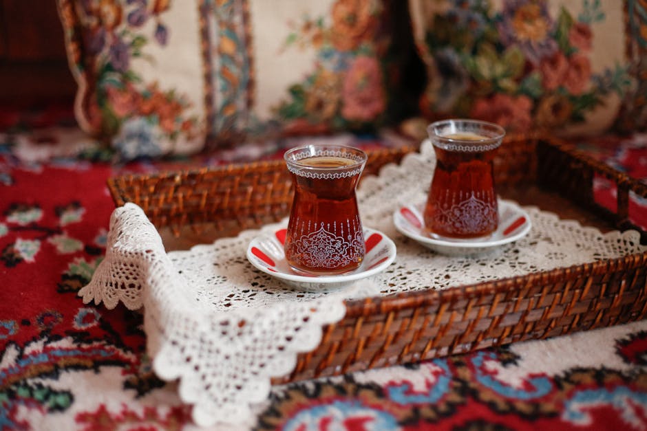 Egyptian Customs & Etiquette for Tourists: Guide 4 Egyptian tea hospitality