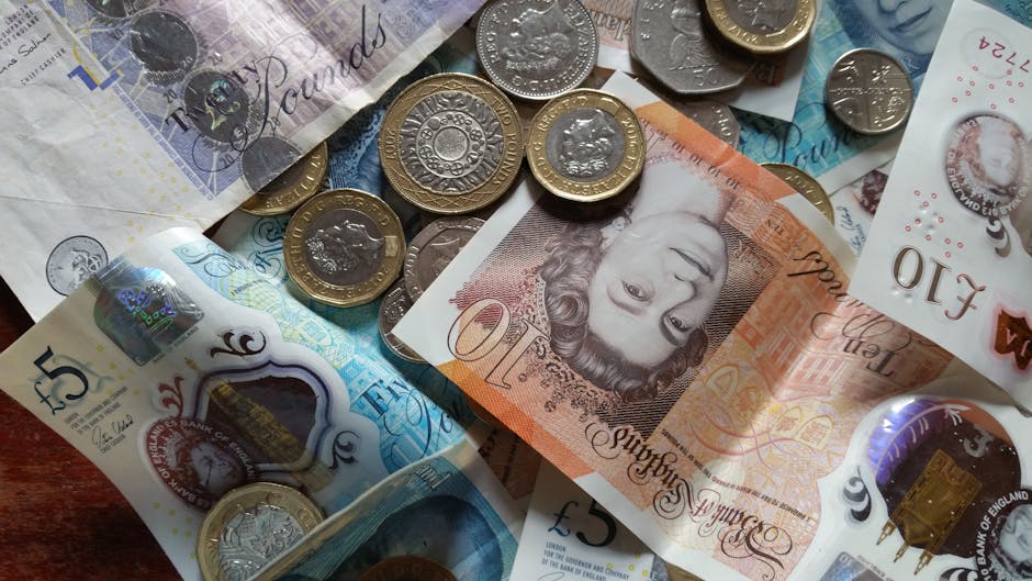 Bargaining Tips for Cairo Markets: Haggling Guide 3 Egyptian pound banknotes and coins