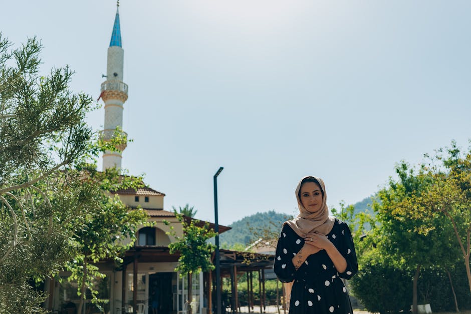 Women Traveling in Cairo: Safety & Tips Guide 4 Modest dress woman