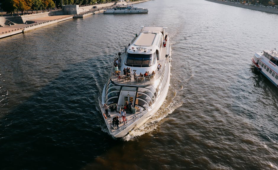 Luxury dinner cruise boat