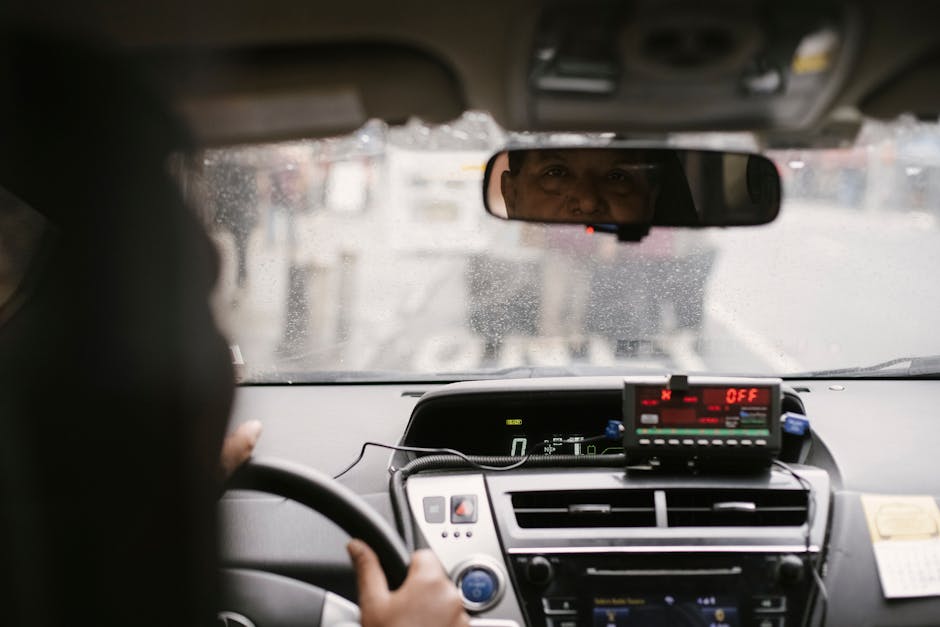 Cairo Taxi Tips for Tourists: Navigating Taxis 4 Taxi driver and passenger