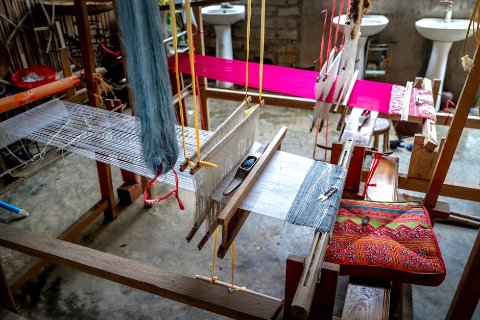 Egyptian Cotton Products Cairo: Textiles & Linens 6 Traditional weaving loom with cotton