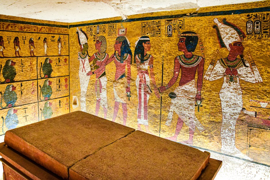 Tutankhamun-themed art