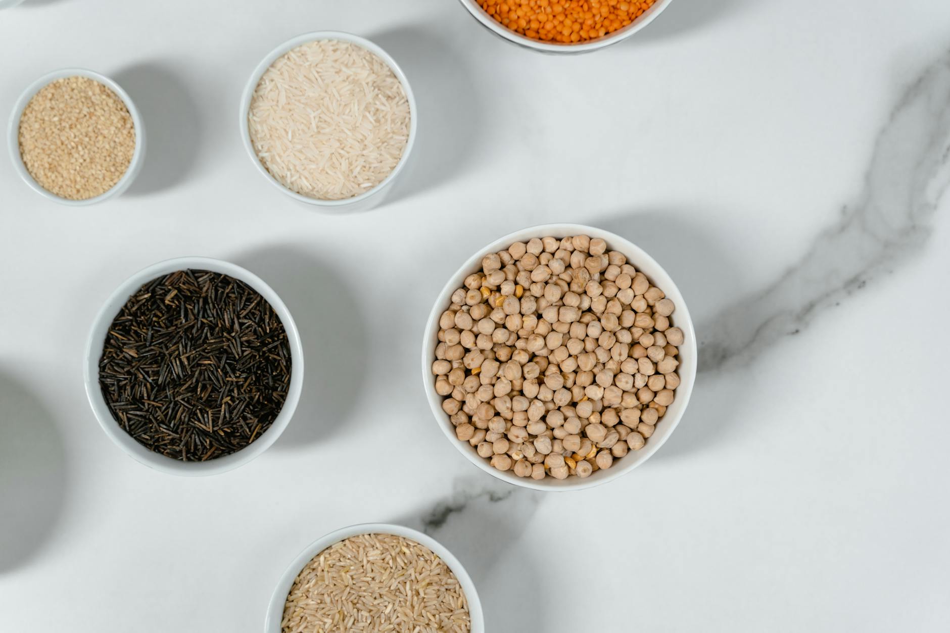 Vegetarian and vegan food in Cairo grains lentils koshari ingredients