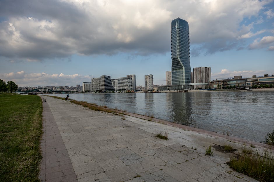 Nile Corniche Walking Guide: Riverside Strolling 3 Walking promenade