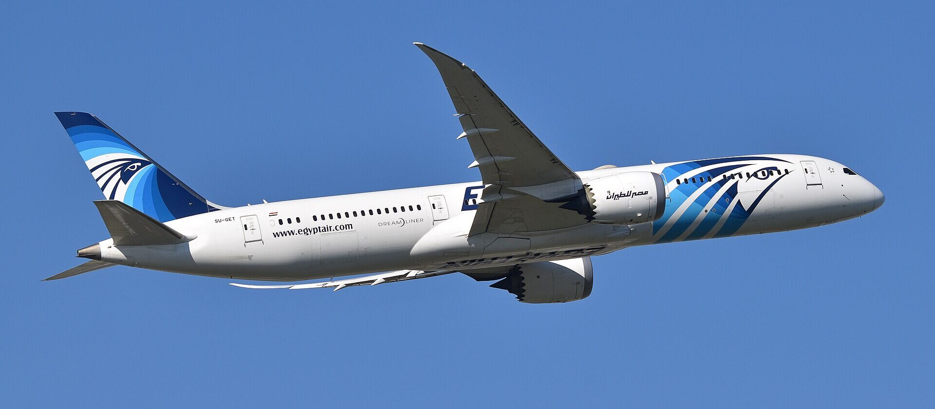 egyptair boeing 787 9 dreamliner climbing